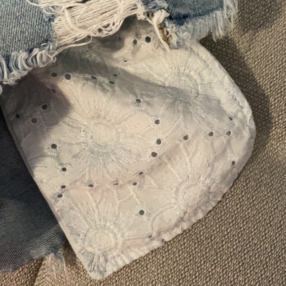 AE 🦅 2 Curvy Hi Rise Shortie Jean Denim Shorts - Picture 10 of 11